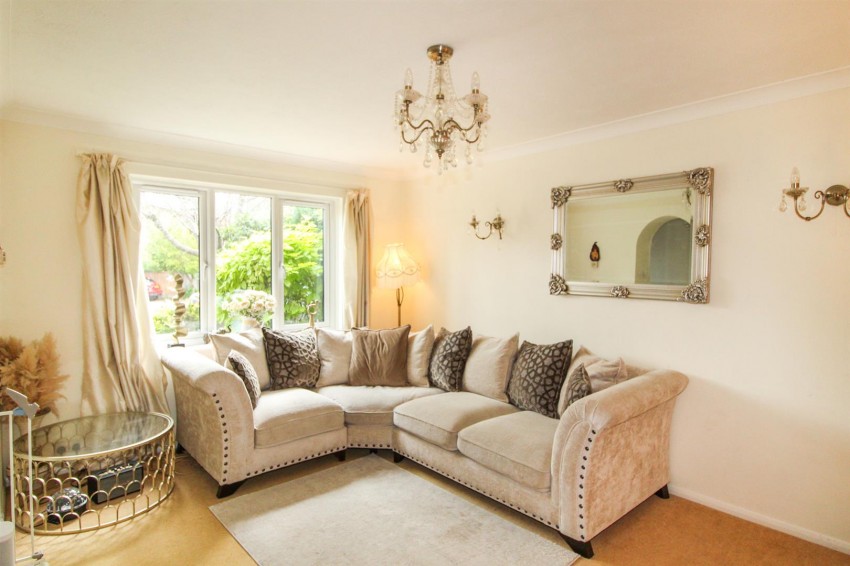 Images for Manor Fields, Horsham