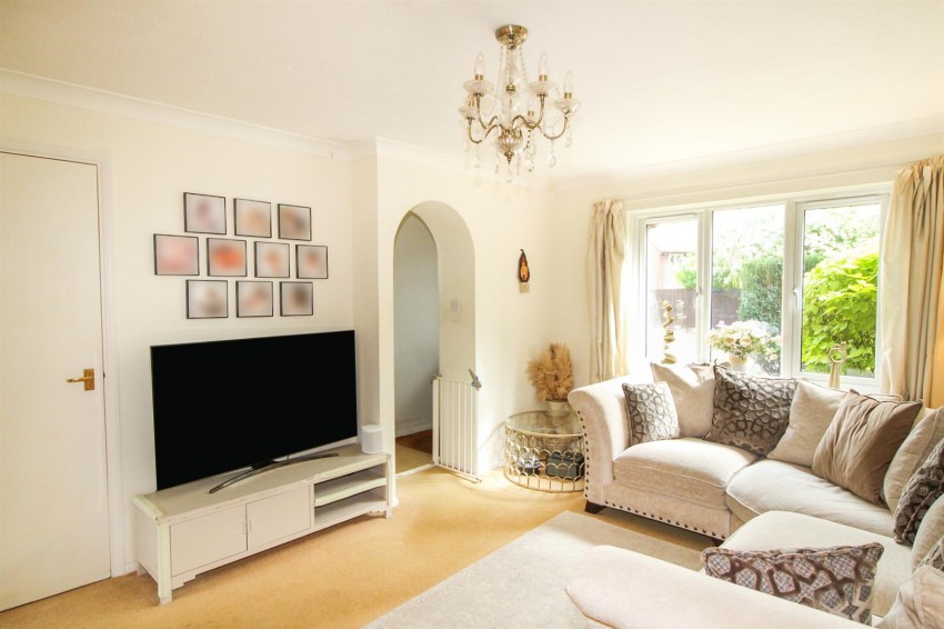 Images for Manor Fields, Horsham
