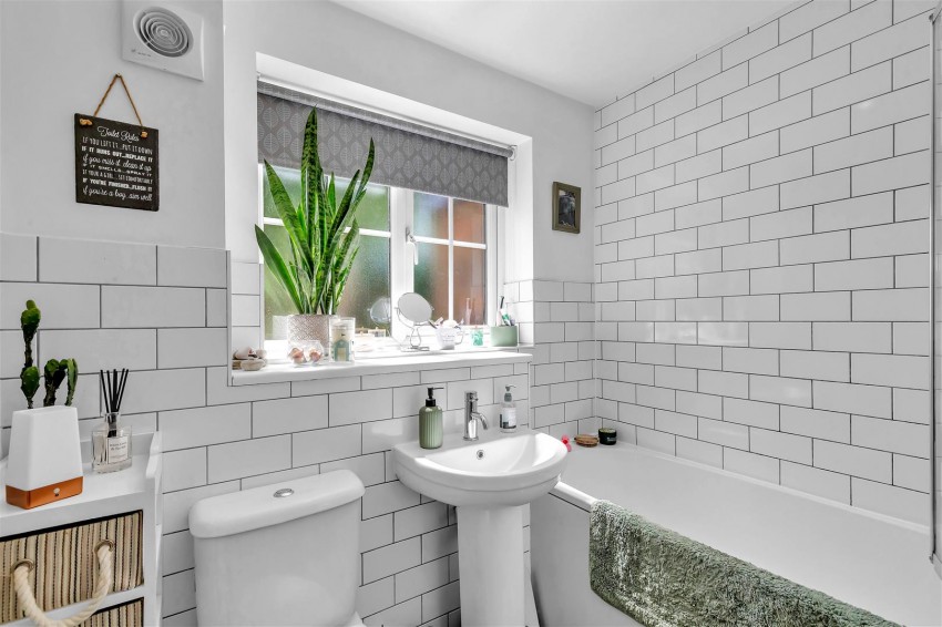 Images for Oak Tree Way, Horsham