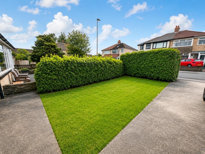 Images for Greenton Cres, Queensbury, Bradford