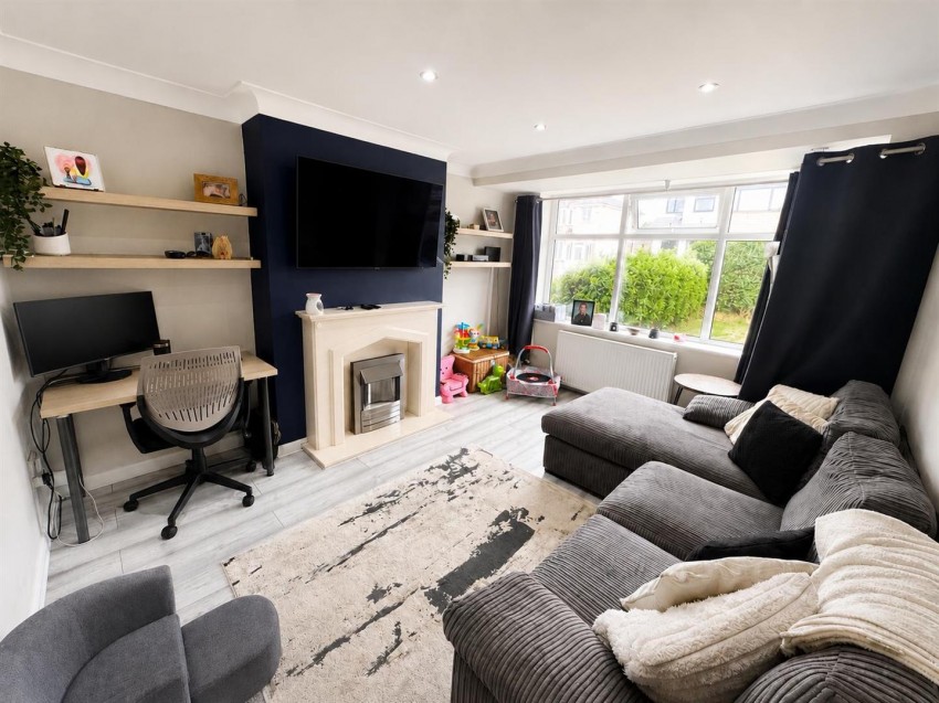Images for Greenton Cres, Queensbury, Bradford