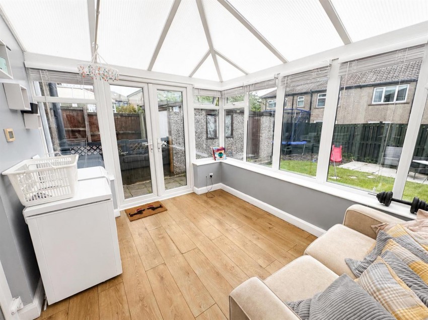 Images for Greenton Cres, Queensbury, Bradford