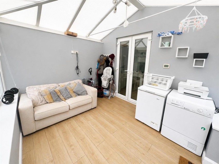 Images for Greenton Cres, Queensbury, Bradford