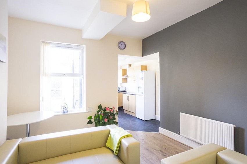 Images for Room 3, 46 Mersey Road, Widnes