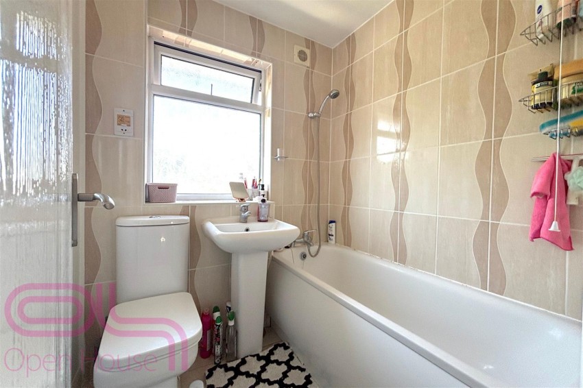 Images for Heathlands Way, Hounslow