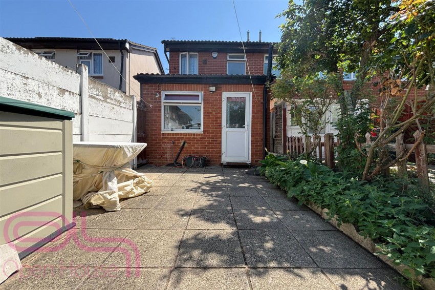 Images for Heathlands Way, Hounslow
