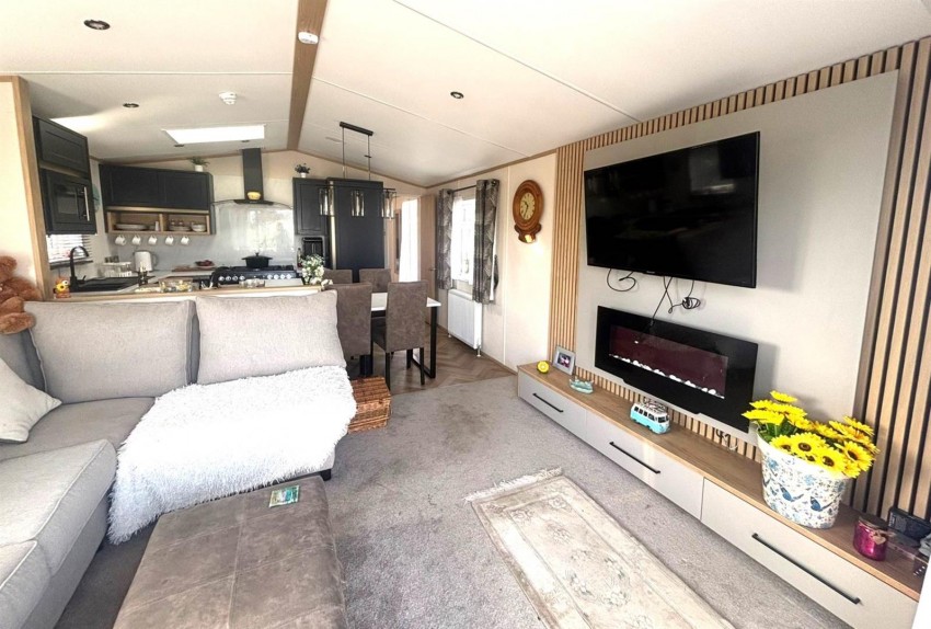 Images for Waldegraves Ln, West Mersea, Colchester