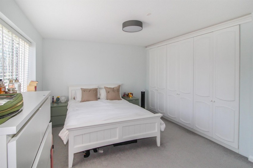Images for Lanyon Close,,Horsham