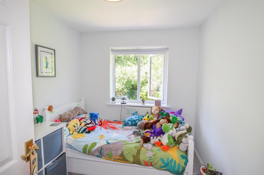 Images for Lanyon Close,,Horsham