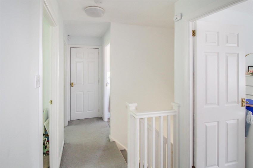 Images for Lanyon Close,,Horsham
