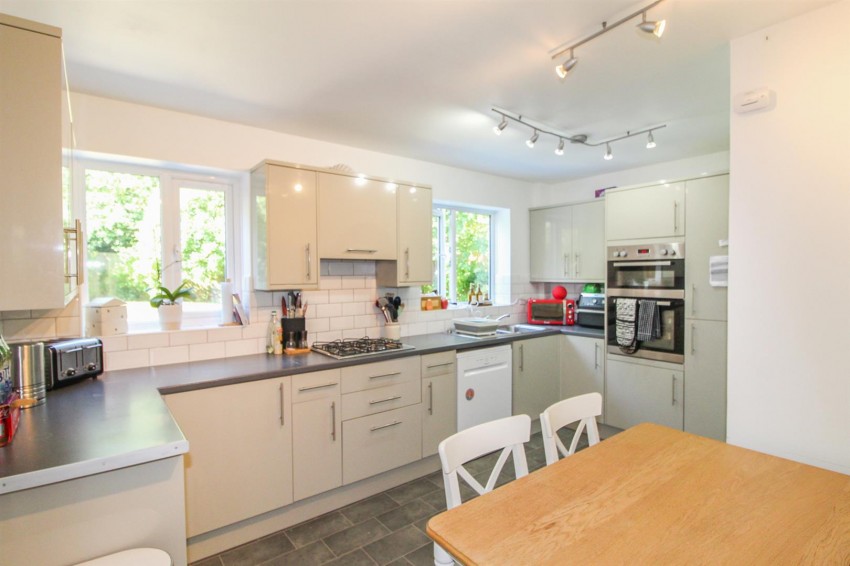 Images for Lanyon Close,,Horsham