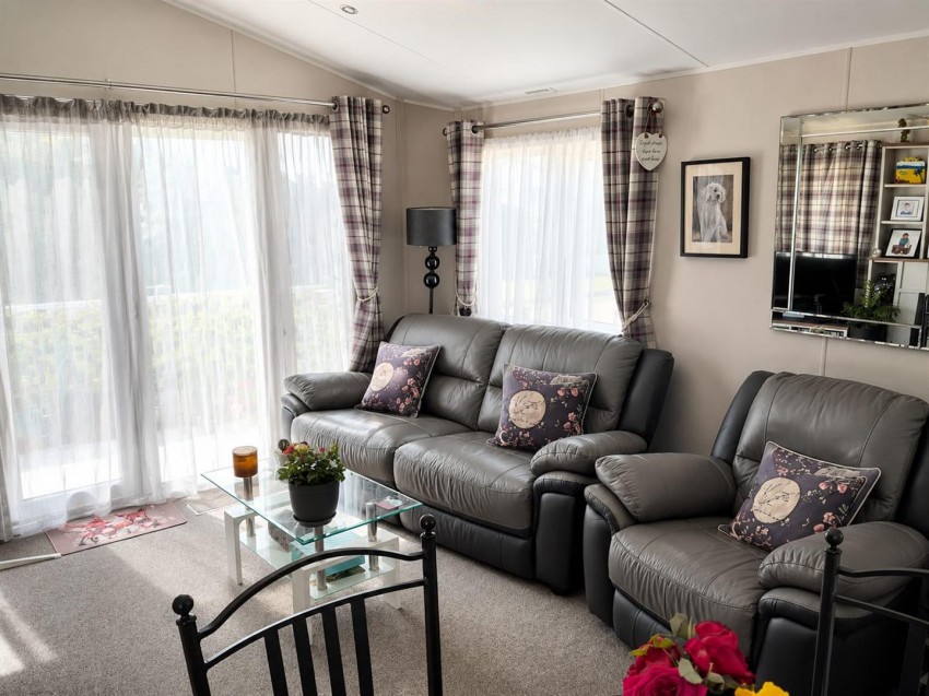 Images for Meadow Lane