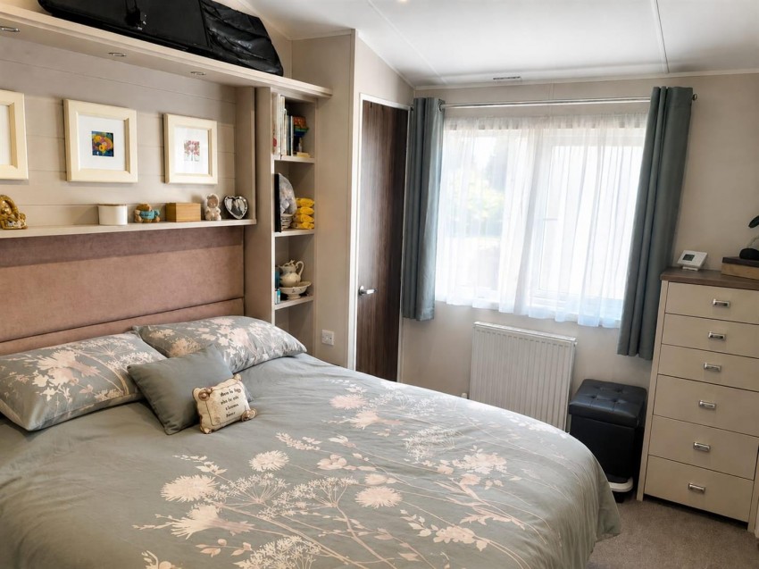 Images for Meadow Lane