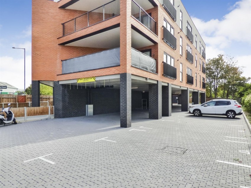 Images for London Road, South Stifford, Grays